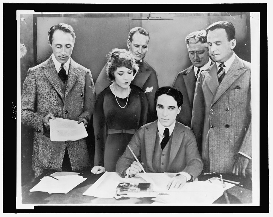 Griffith, Pickford, Chaplin and Fairbanks signing the United Artists contract, 1919